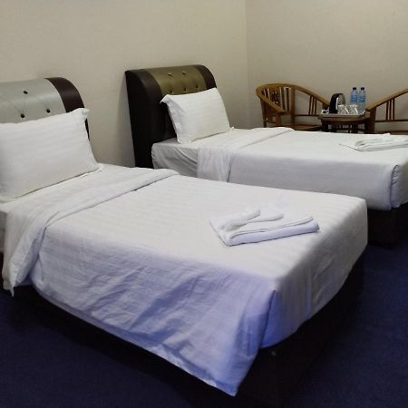 Maidam Inn Jertih المظهر الخارجي الصورة