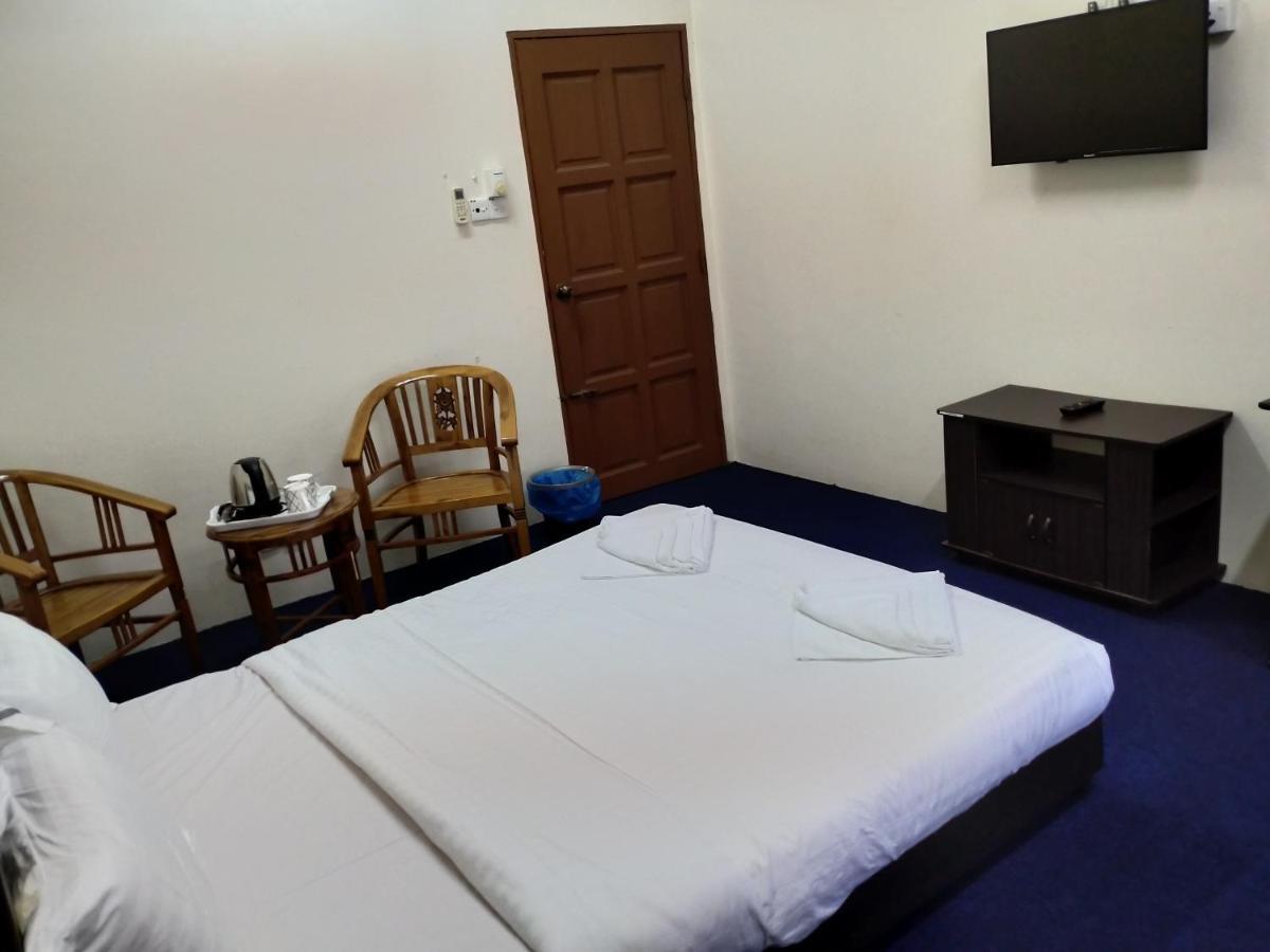 Maidam Inn Jertih المظهر الخارجي الصورة