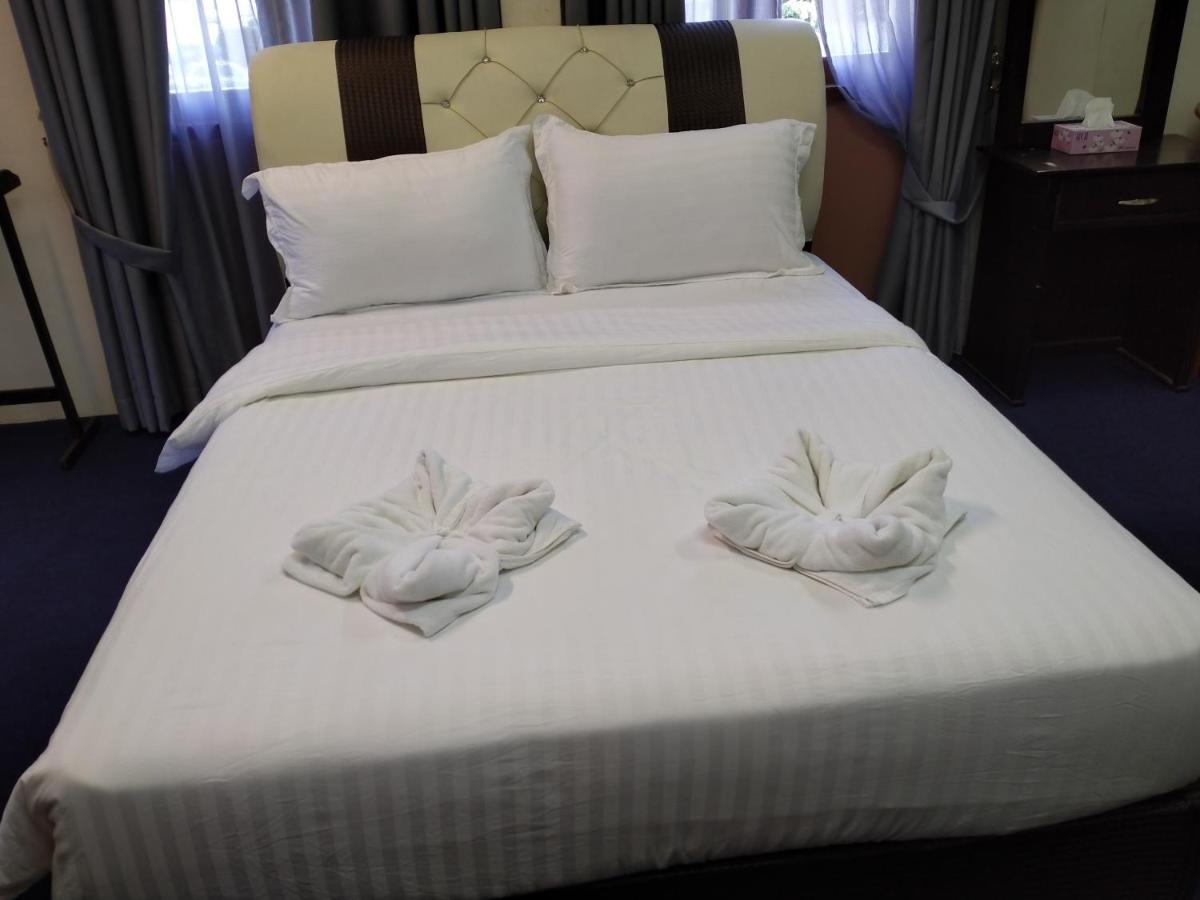 Maidam Inn Jertih المظهر الخارجي الصورة