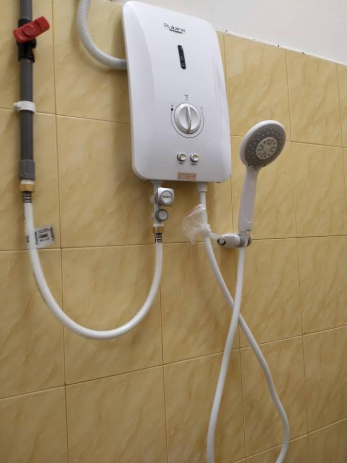 Maidam Inn Jertih المظهر الخارجي الصورة