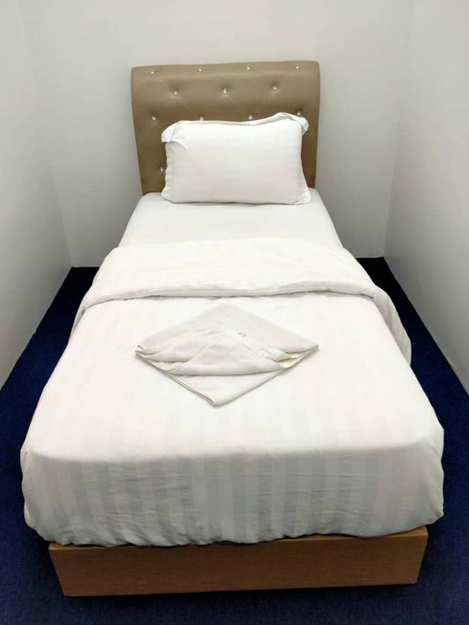 Maidam Inn Jertih المظهر الخارجي الصورة